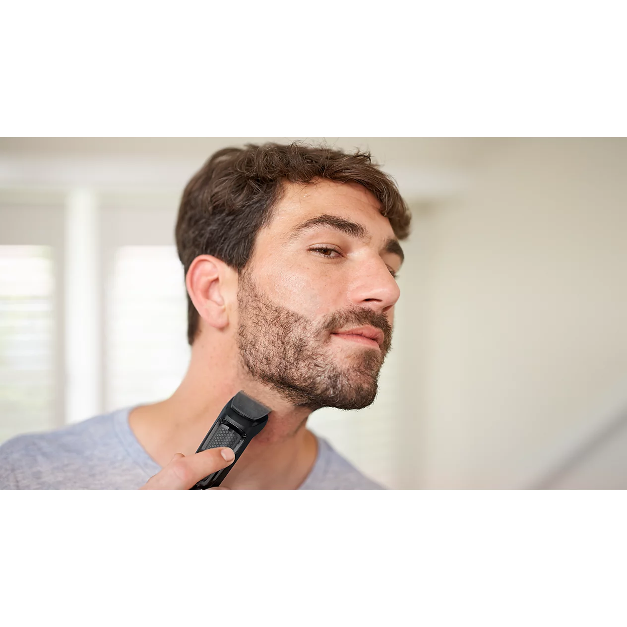 Philips Multigroom Series 3000 MG3710/15 6-in-1 Face Trimmer – All-in-One Grooming Solution - Thumbnail 2