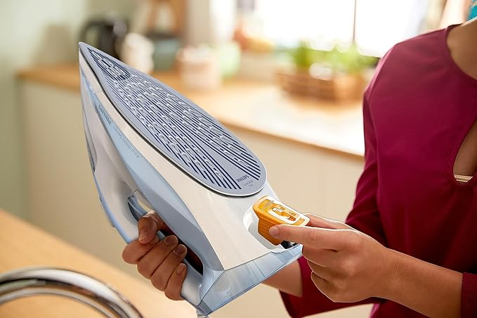 Philips DST7011/26  7000 Series SteamGlide Plus SolePlate HV Steam Iron | 2600 Watt - Thumbnail 5