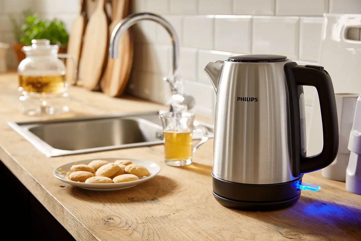 Philips Metal Kettle HD9350|1.7L Capacity|2 Years Official Warranty - Thumbnail 2